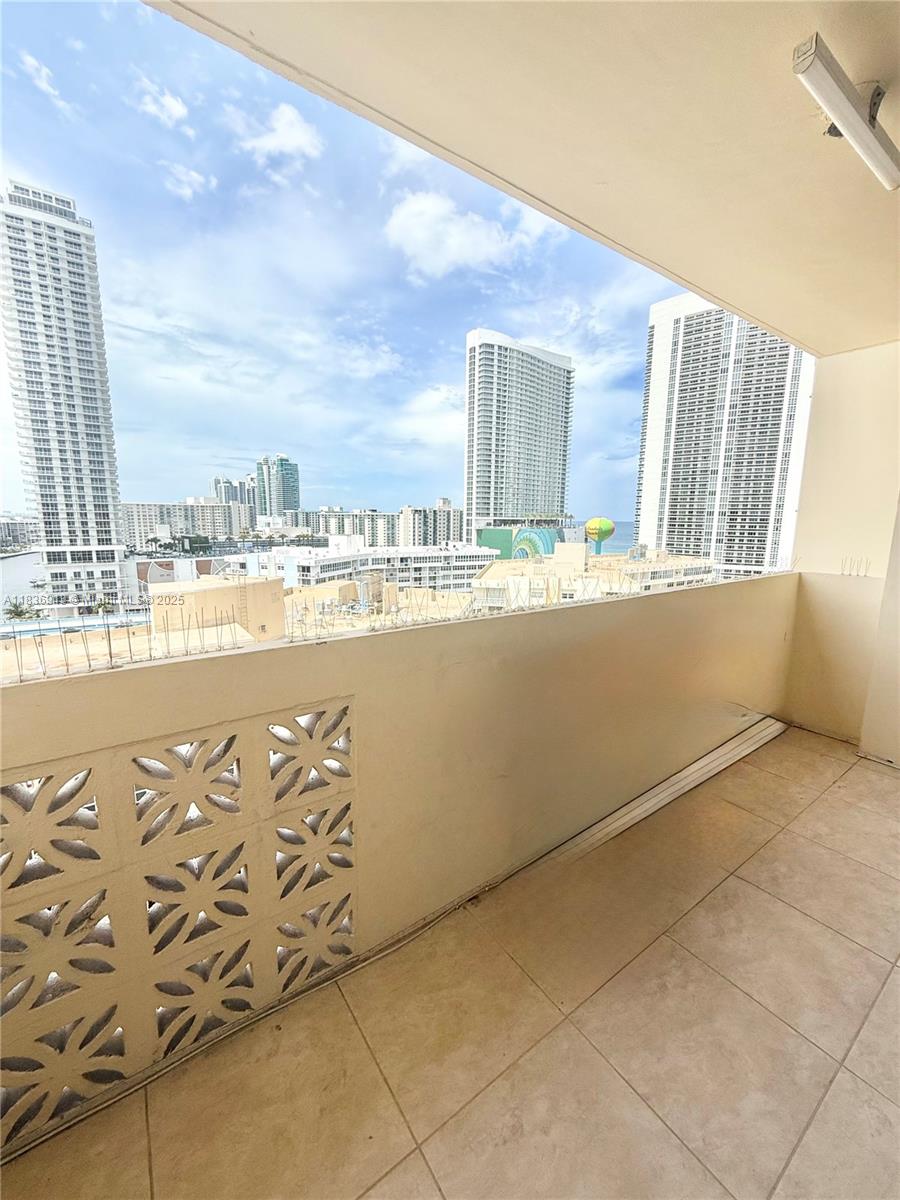 1833 S OCEAN DR 1707