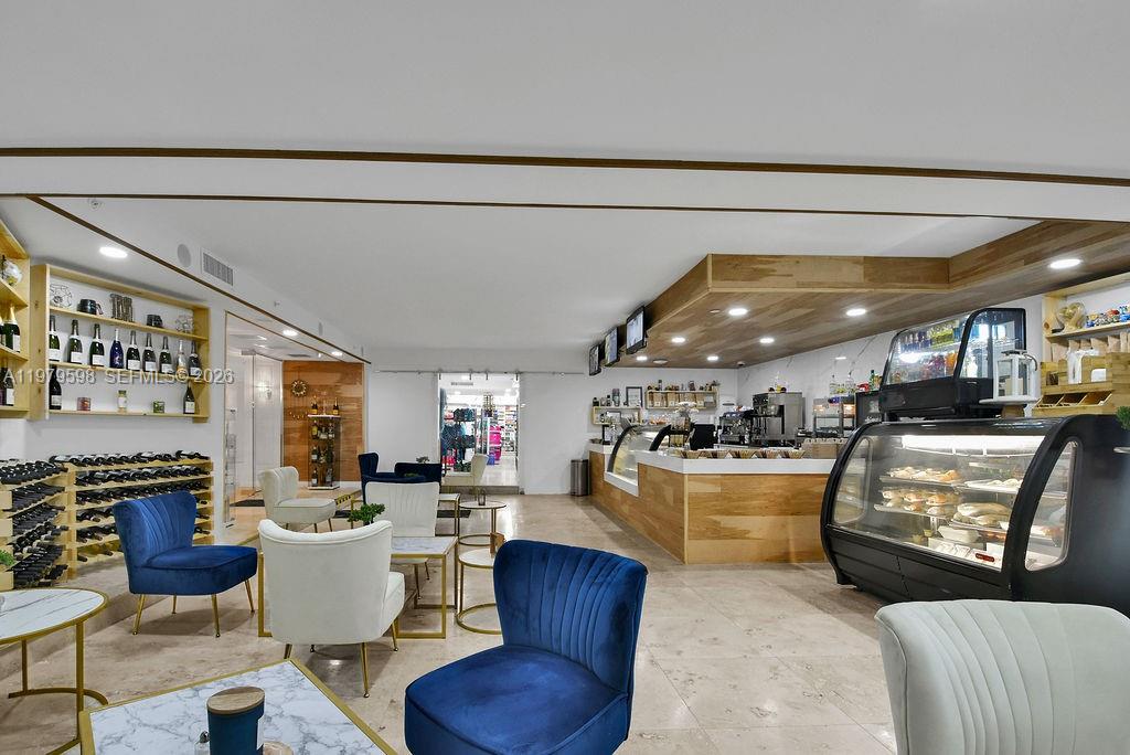 THE ALEXANDER CONDO - Residential