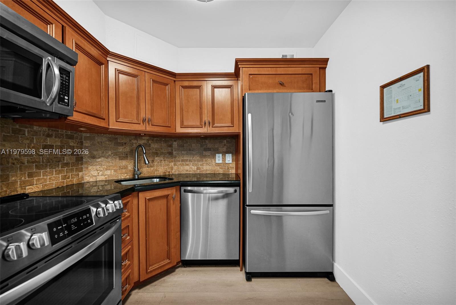 THE ALEXANDER CONDO - Residential