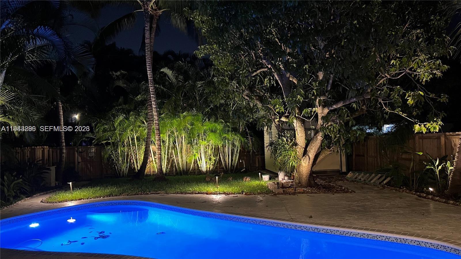 HOLLYWOOD LAKES SECTION - Residential