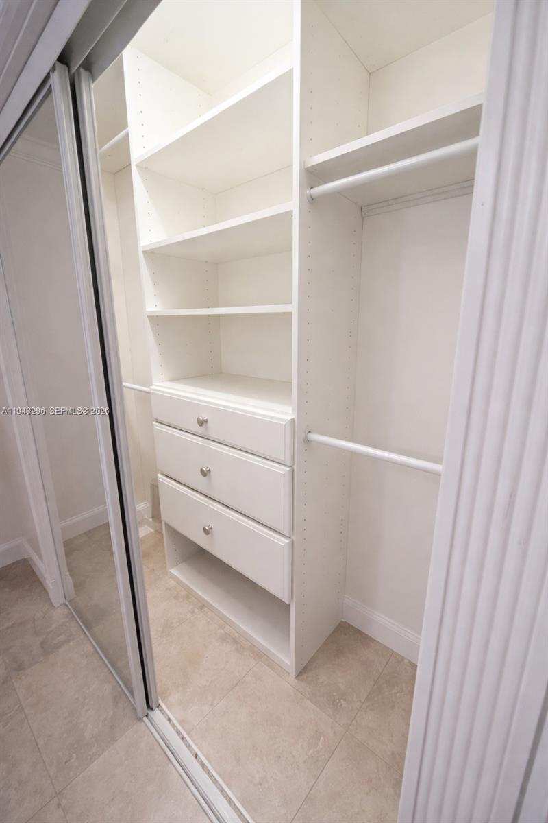 HOLLYWOOD LAKES SECTION - Residential