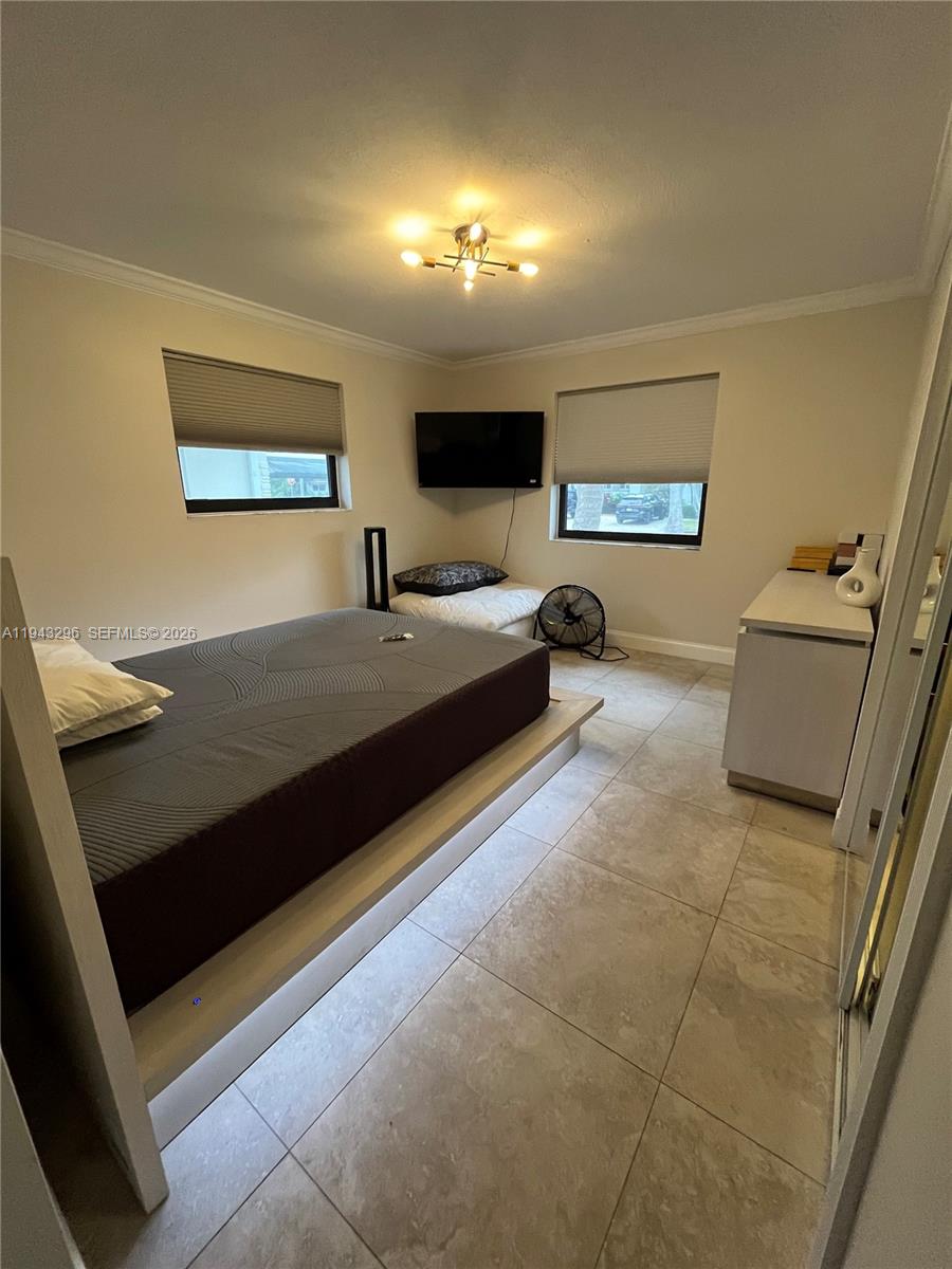 HOLLYWOOD LAKES SECTION - Residential