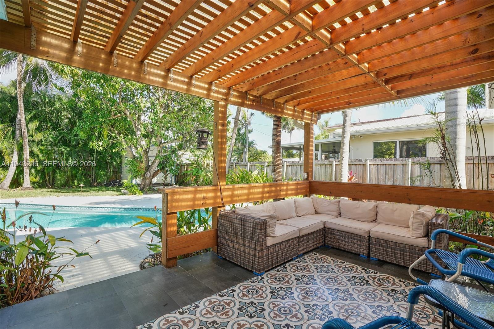 HOLLYWOOD LAKES SECTION - Residential