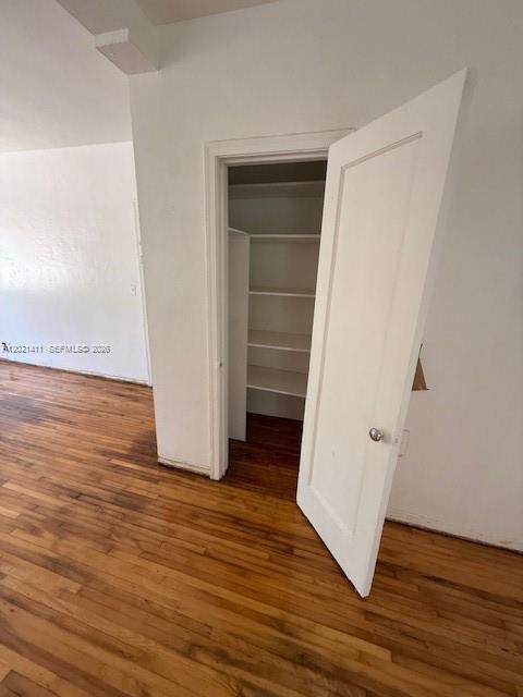 987 Bay Dr 1