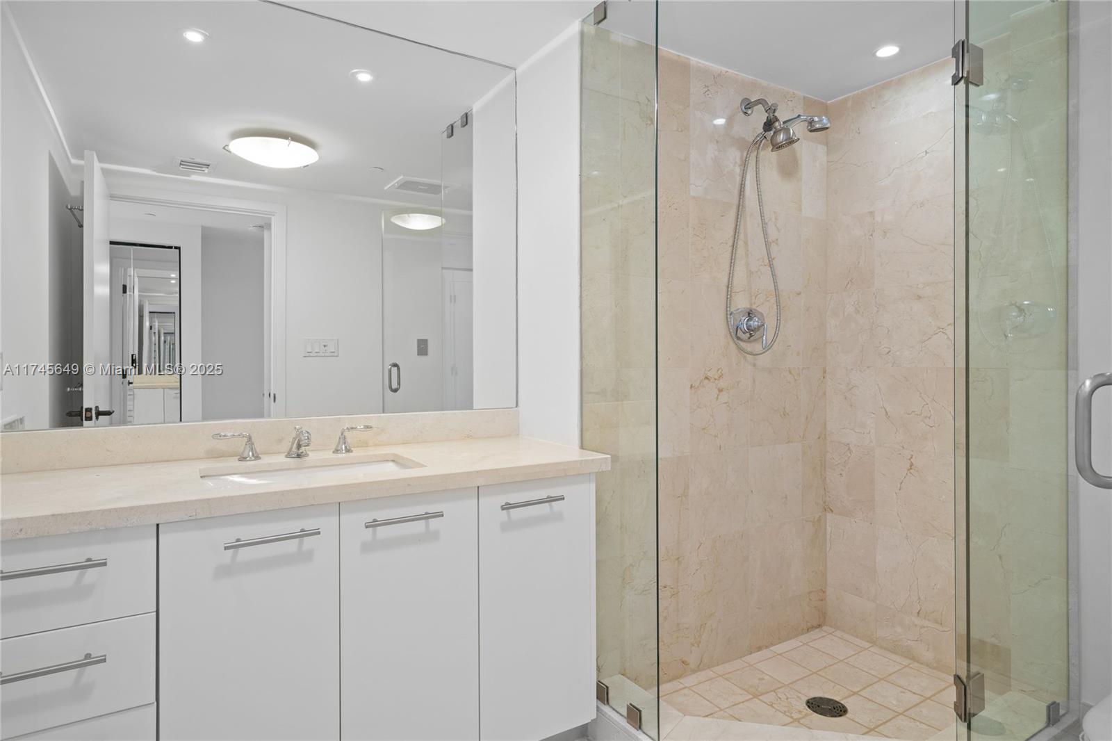 CENTRAL CARILLON BEACH CO - Residential Lease