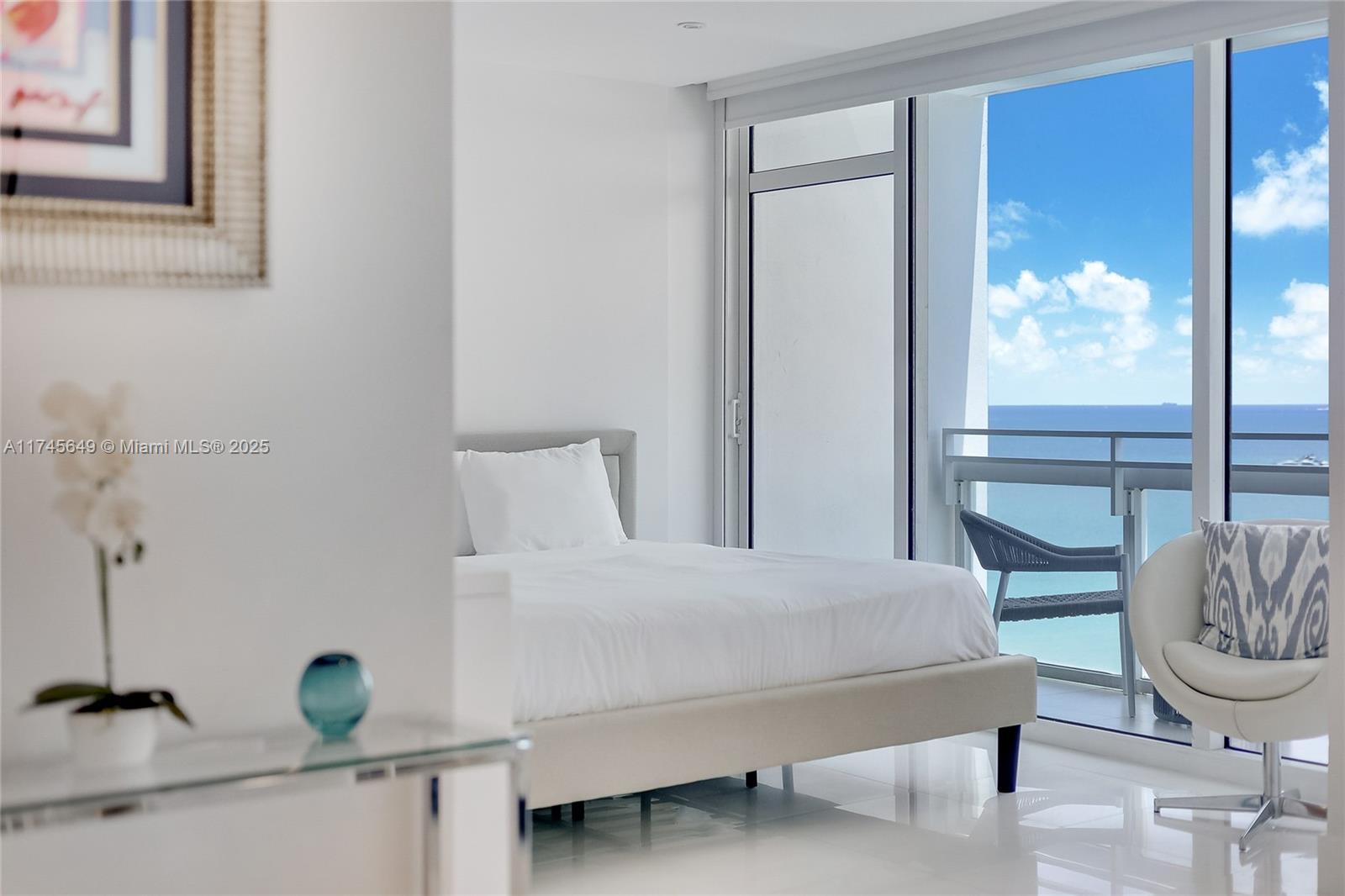6801 Collins Ave 1206