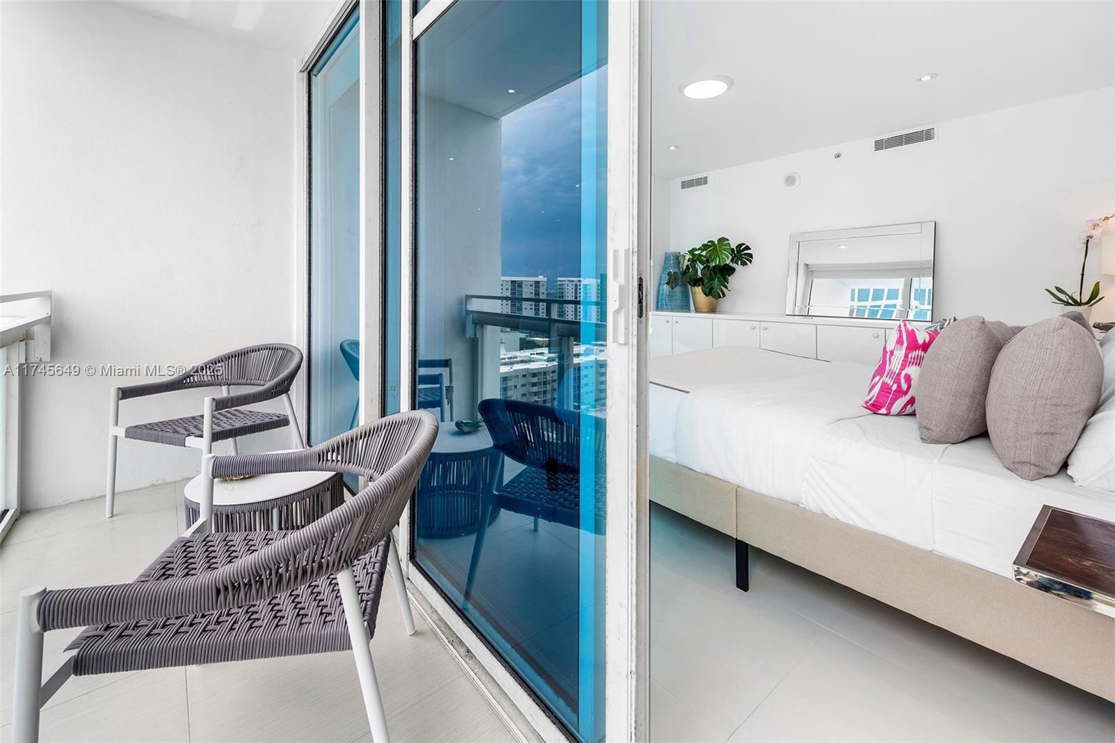 CENTRAL CARILLON BEACH CO - Residential Lease