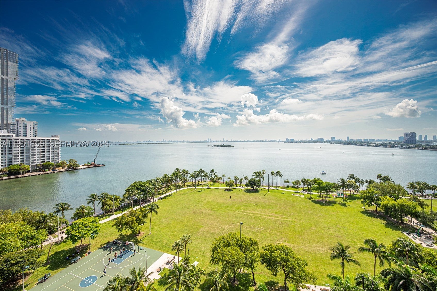 1900 N BAYSHORE DR