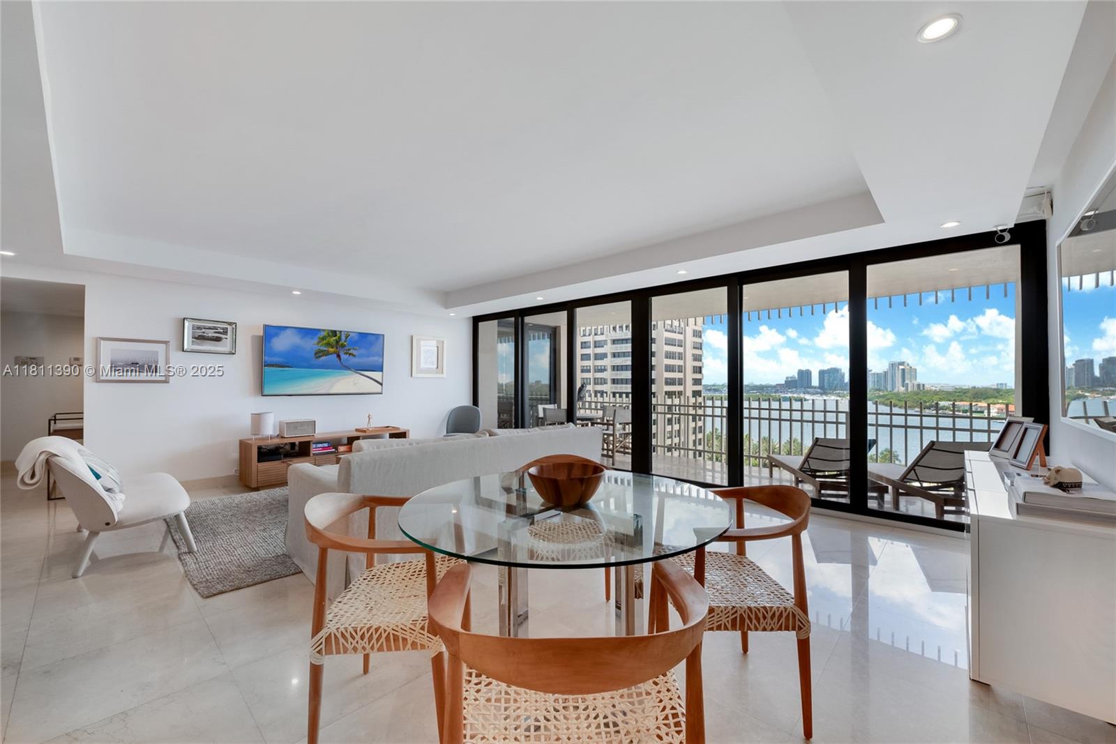 2 Grove Isle Dr B1108