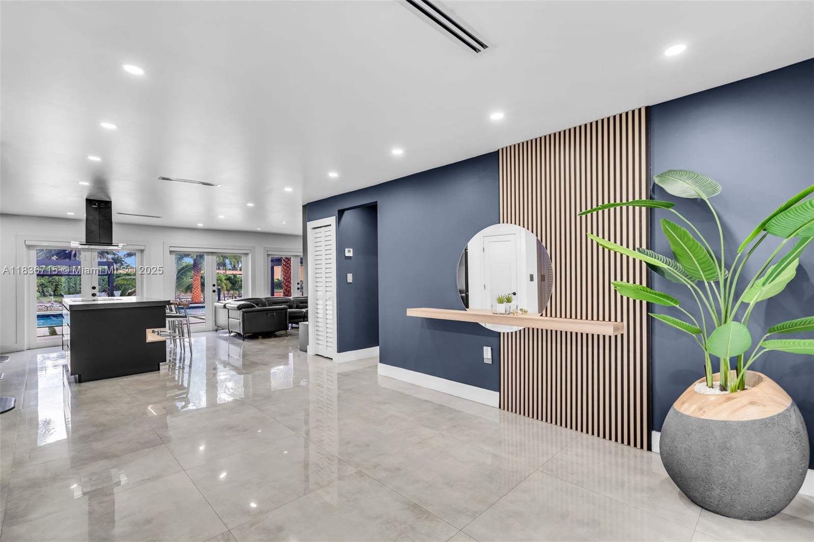8241 NW 182nd St, Hialeah, FL, 33015/$1,499,000 3 8241 NW 182nd St