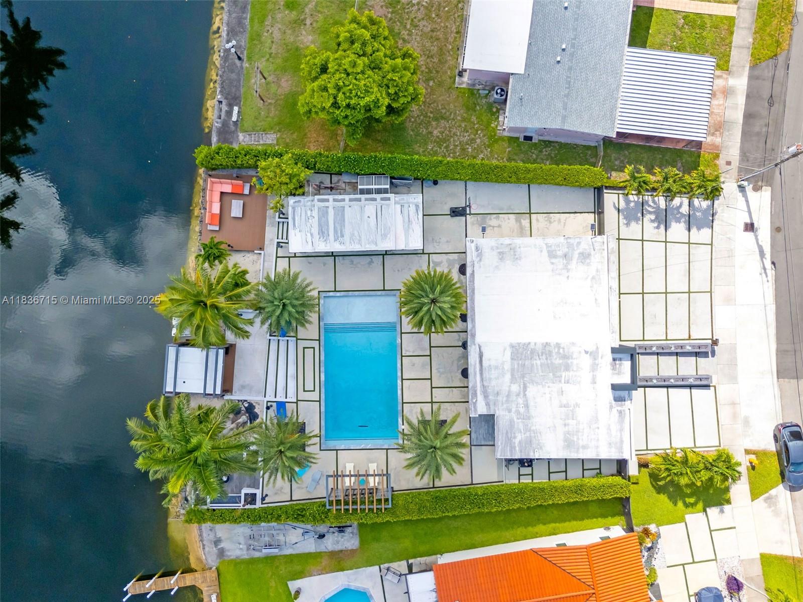 2ND ADDN TO PALM SPRINGS - Residential