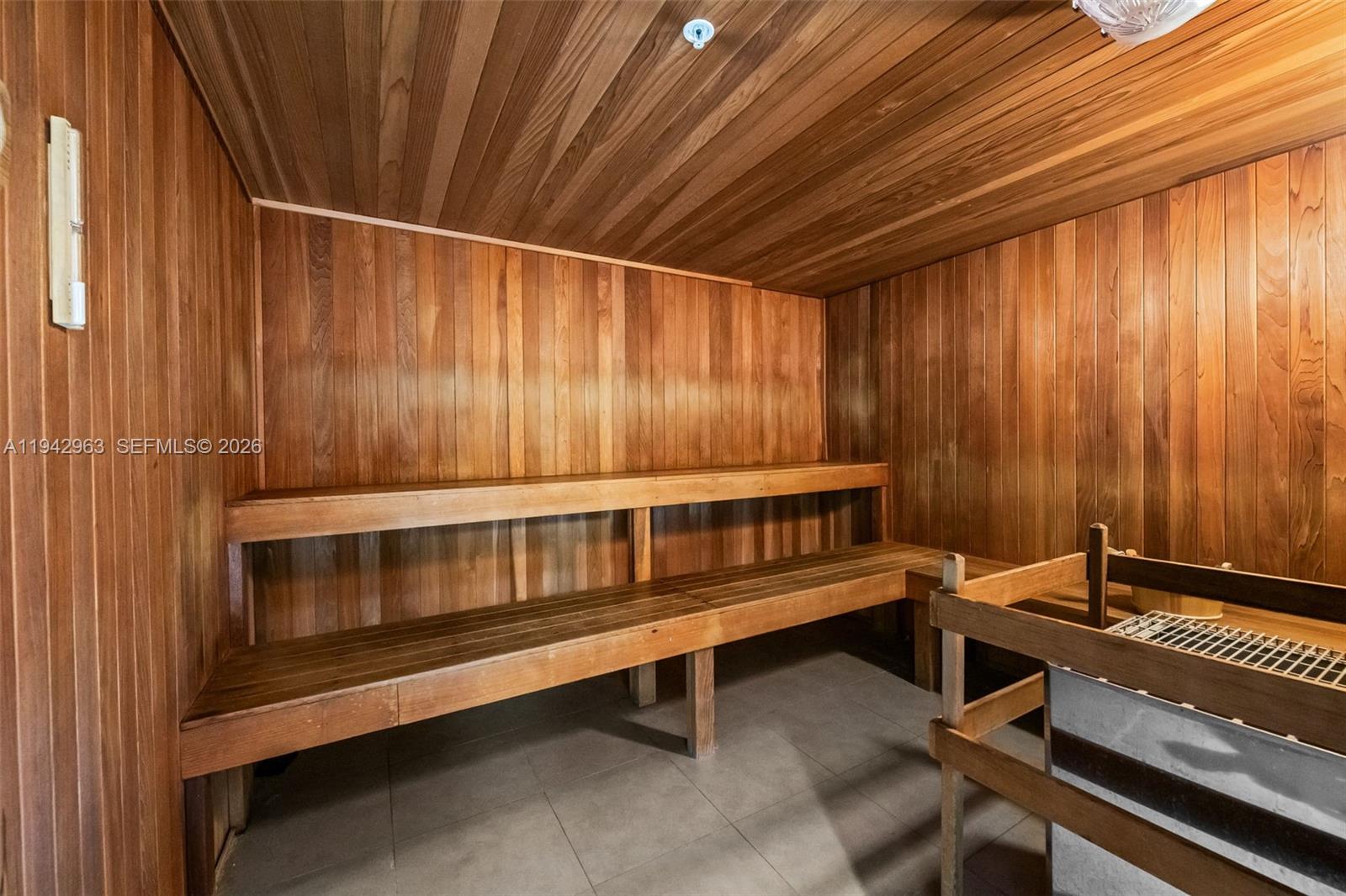 IVY CONDO - Residential Lease