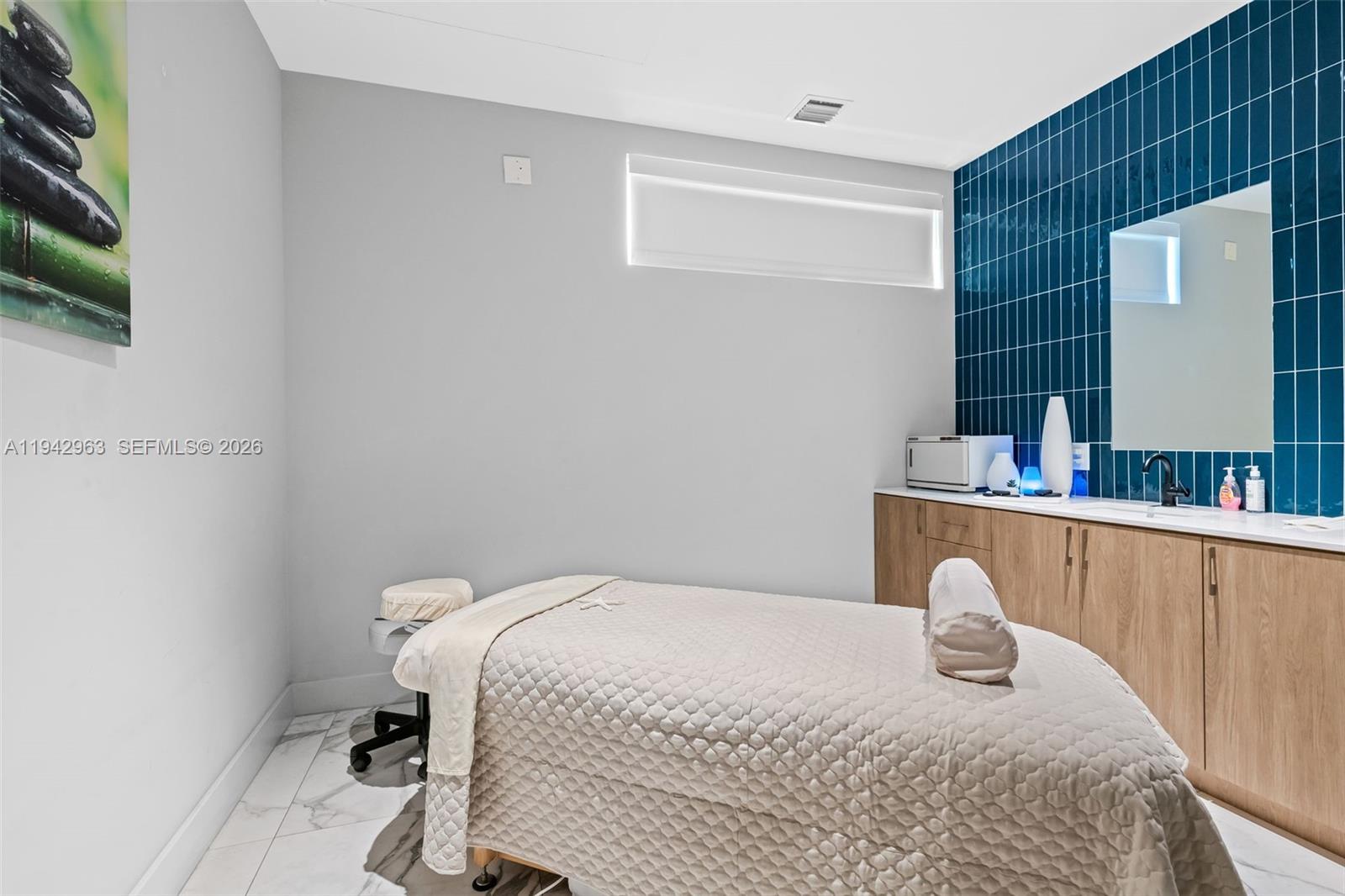 IVY CONDO - Residential Lease