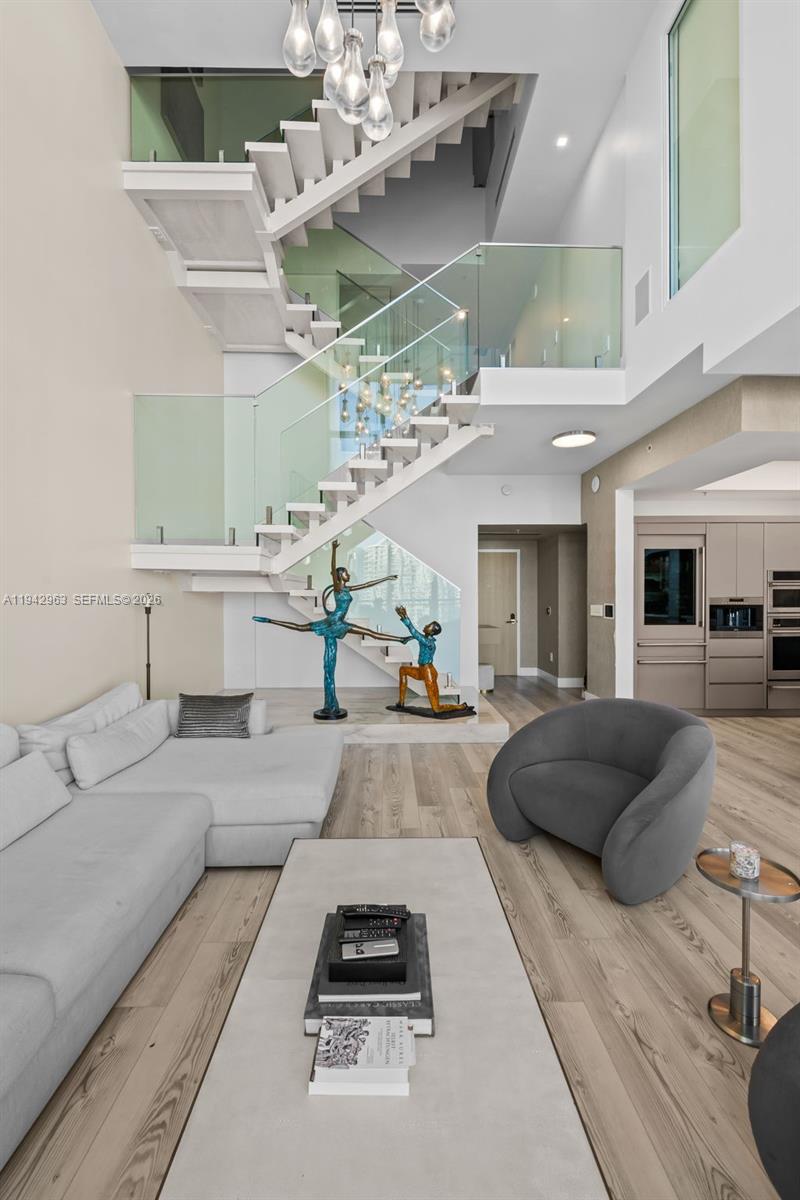 IVY CONDO - Residential Lease