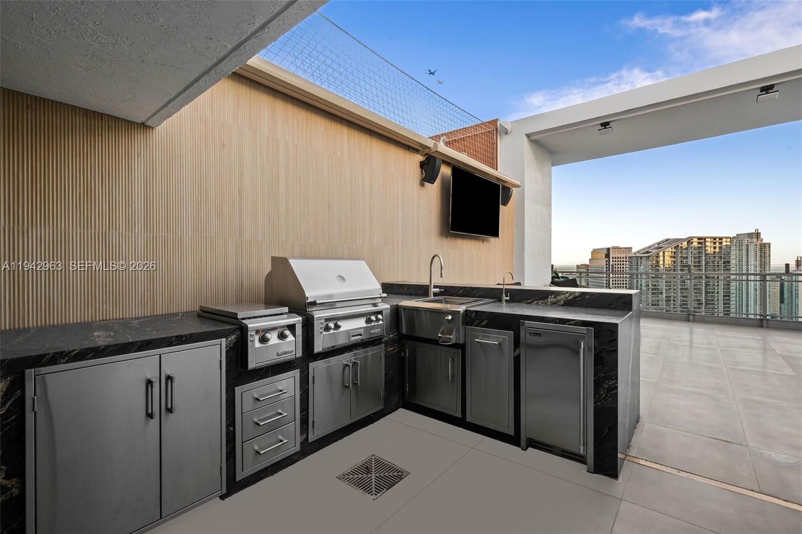 IVY CONDO - Residential Lease