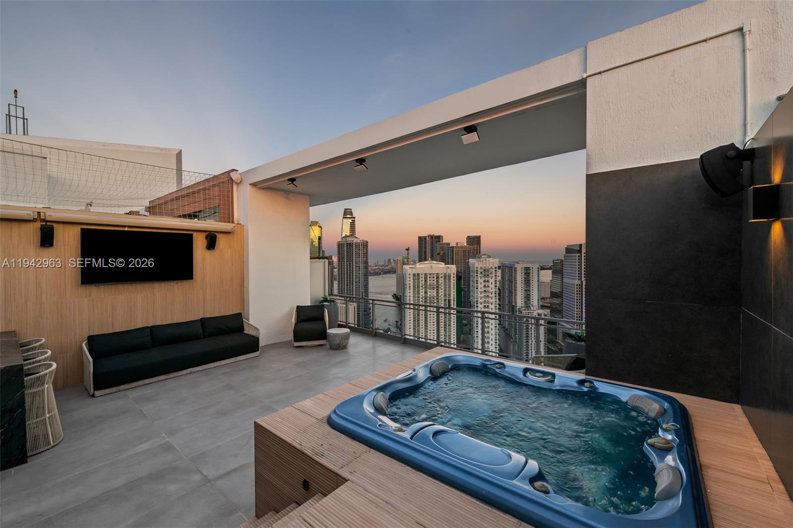 IVY CONDO - Residential Lease