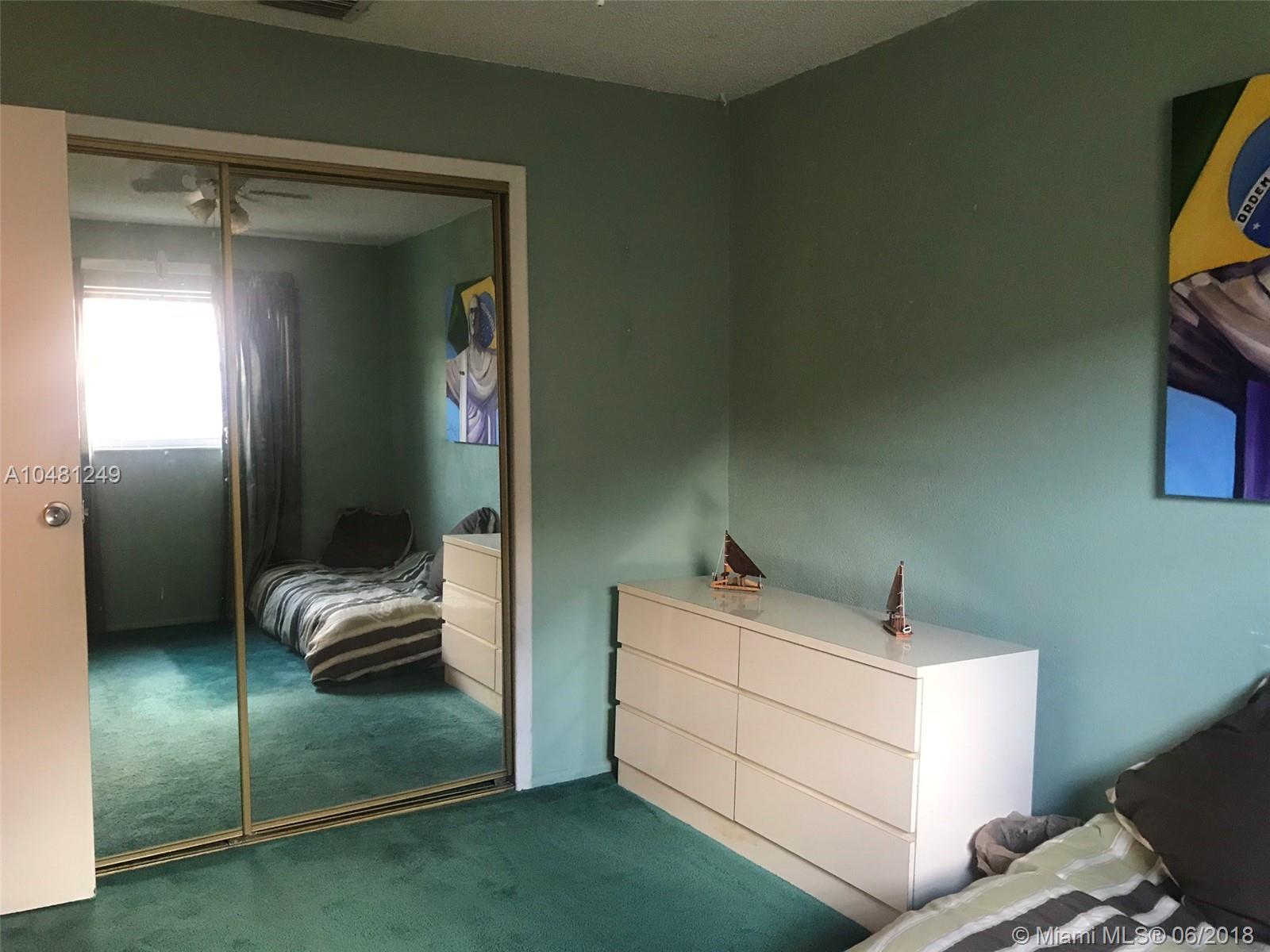 KNOLLS 4 SEC - Residential