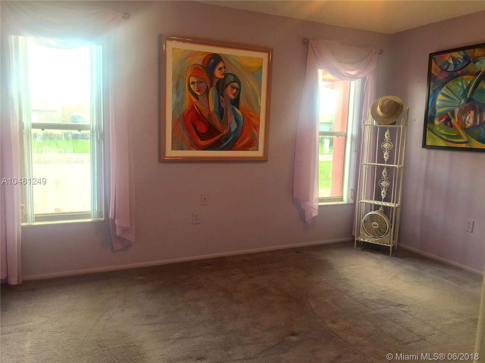 KNOLLS 4 SEC - Residential