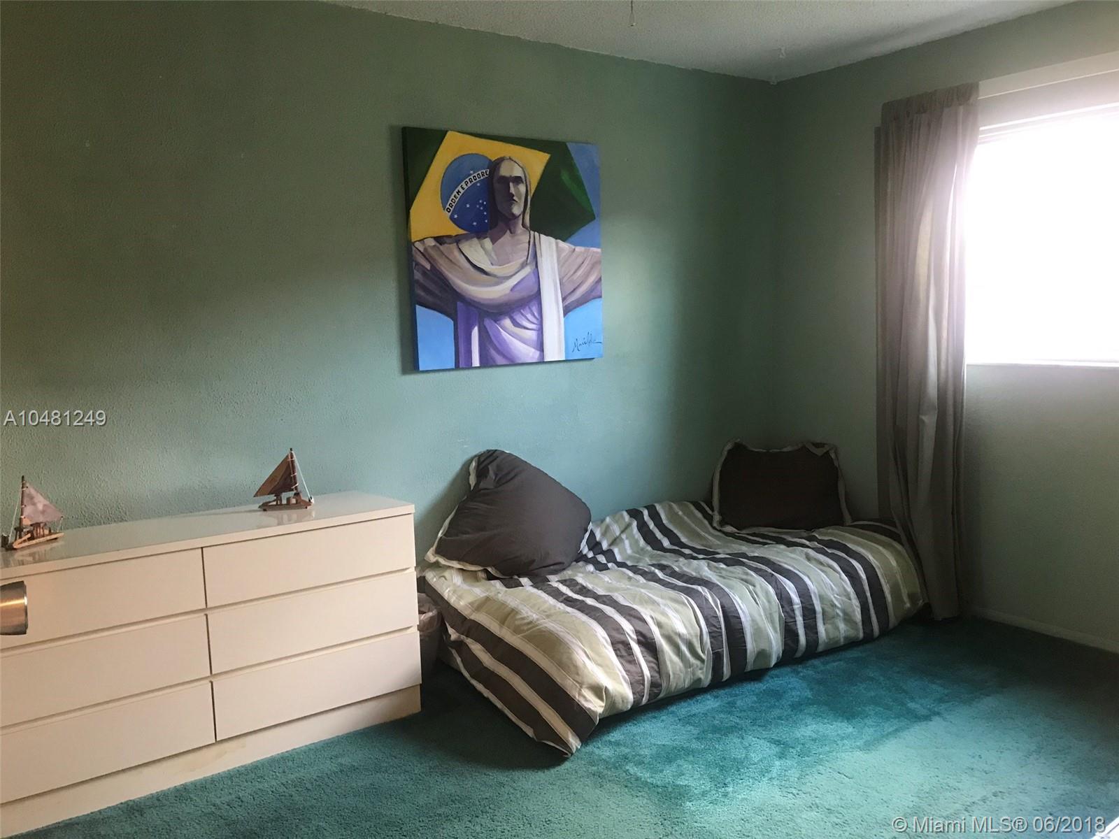 KNOLLS 4 SEC - Residential