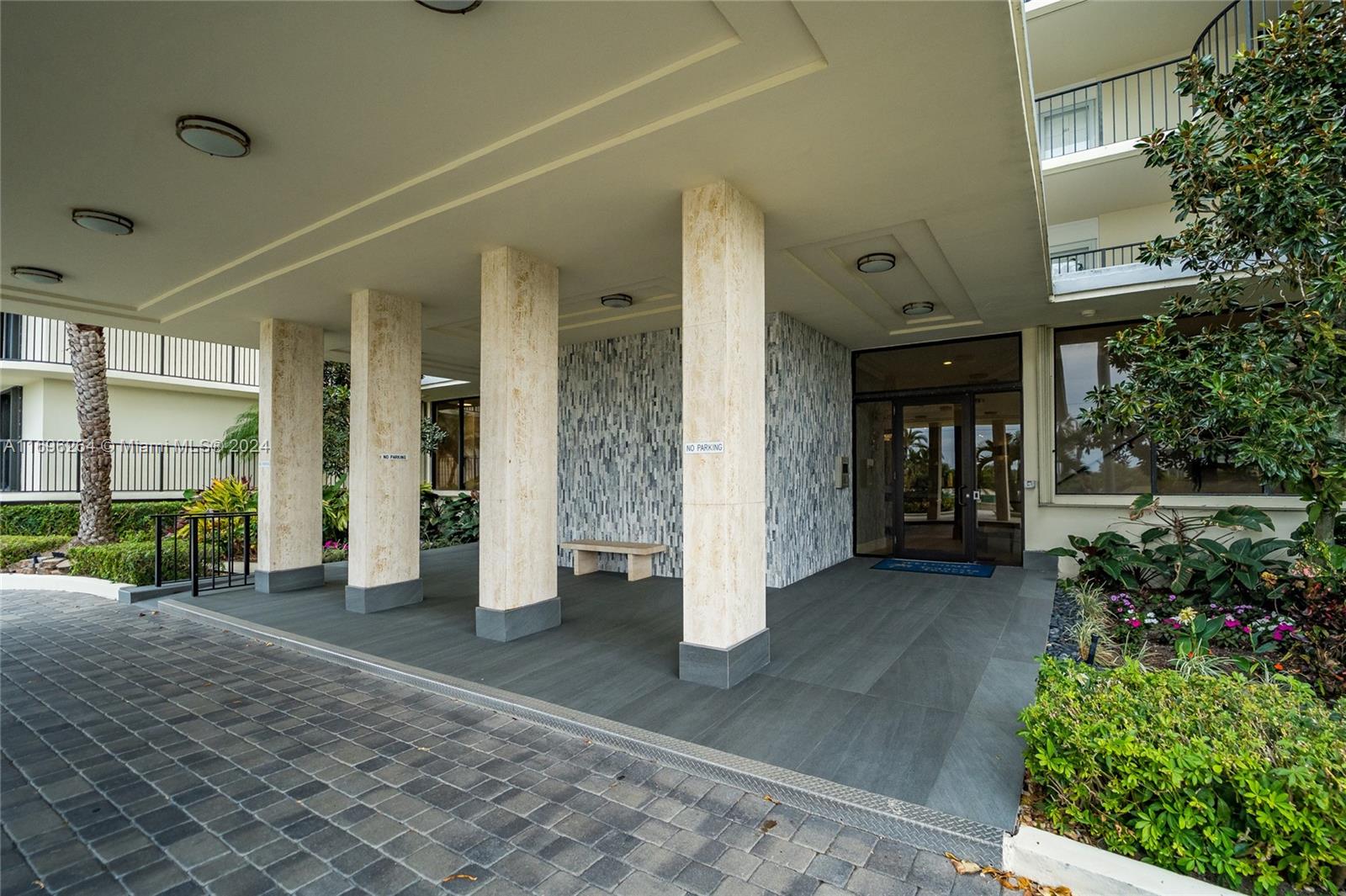 TEQUESTA TOWERS CONDO - Residential