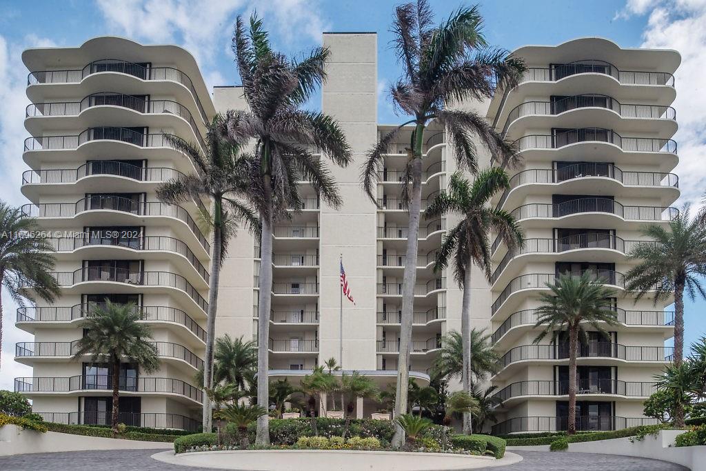 TEQUESTA TOWERS CONDO - Residential