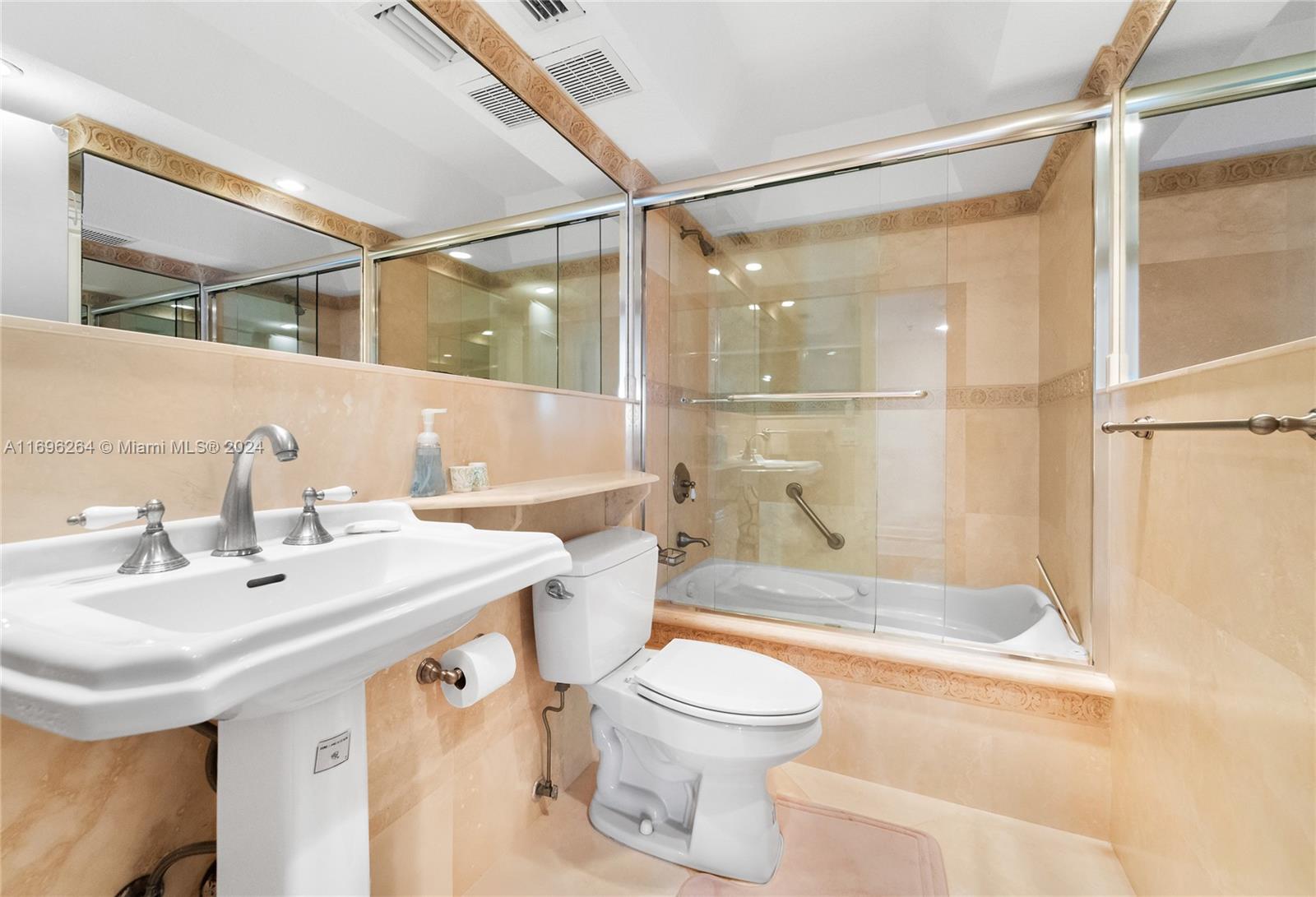 TEQUESTA TOWERS CONDO - Residential