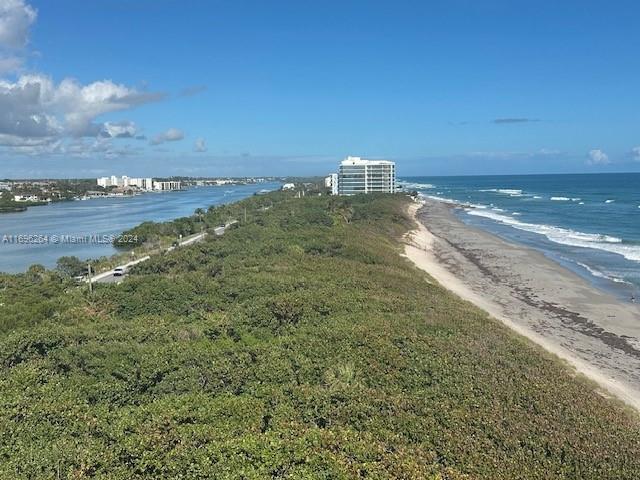 TEQUESTA TOWERS CONDO - Residential