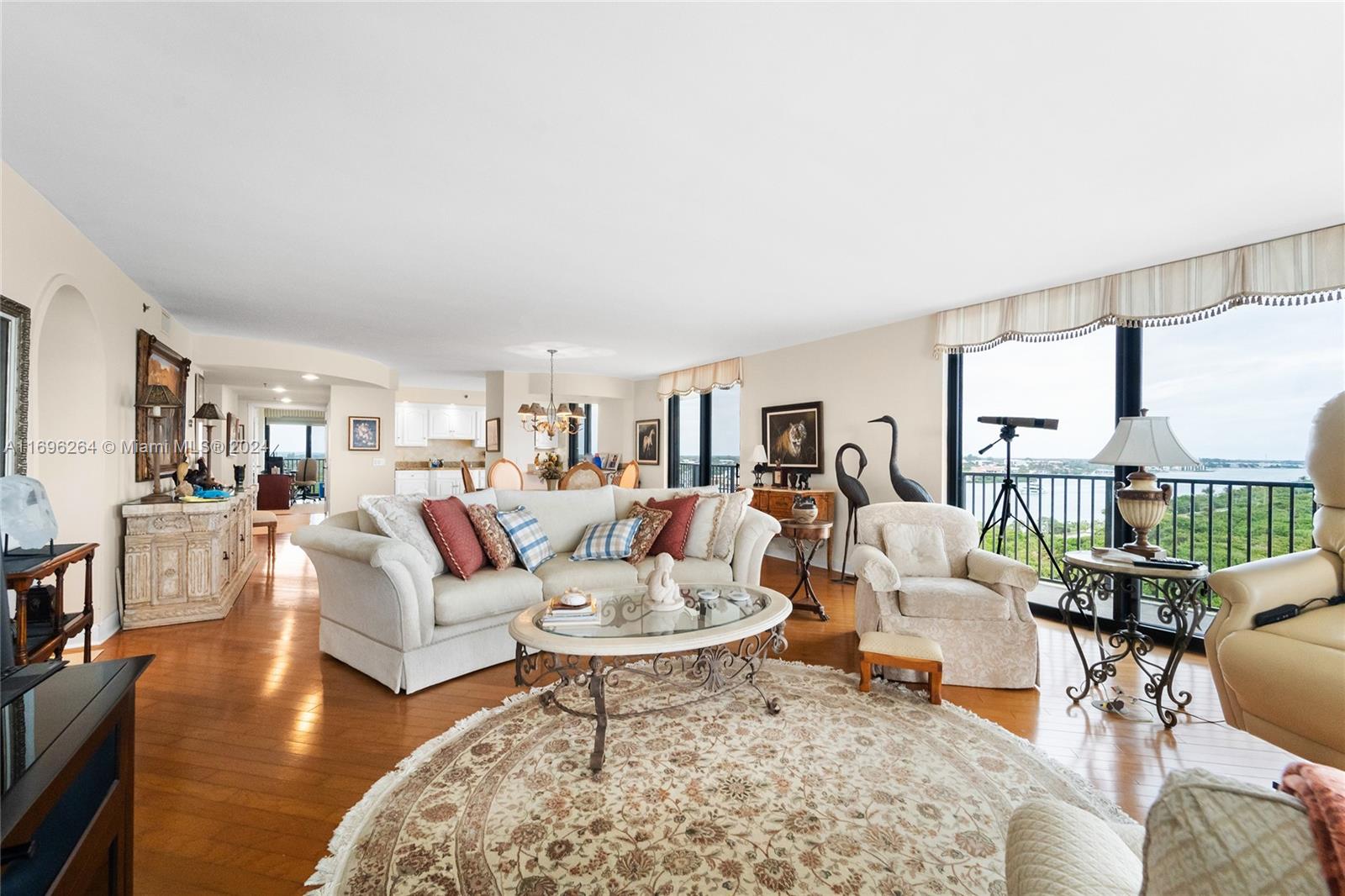 TEQUESTA TOWERS CONDO - Residential