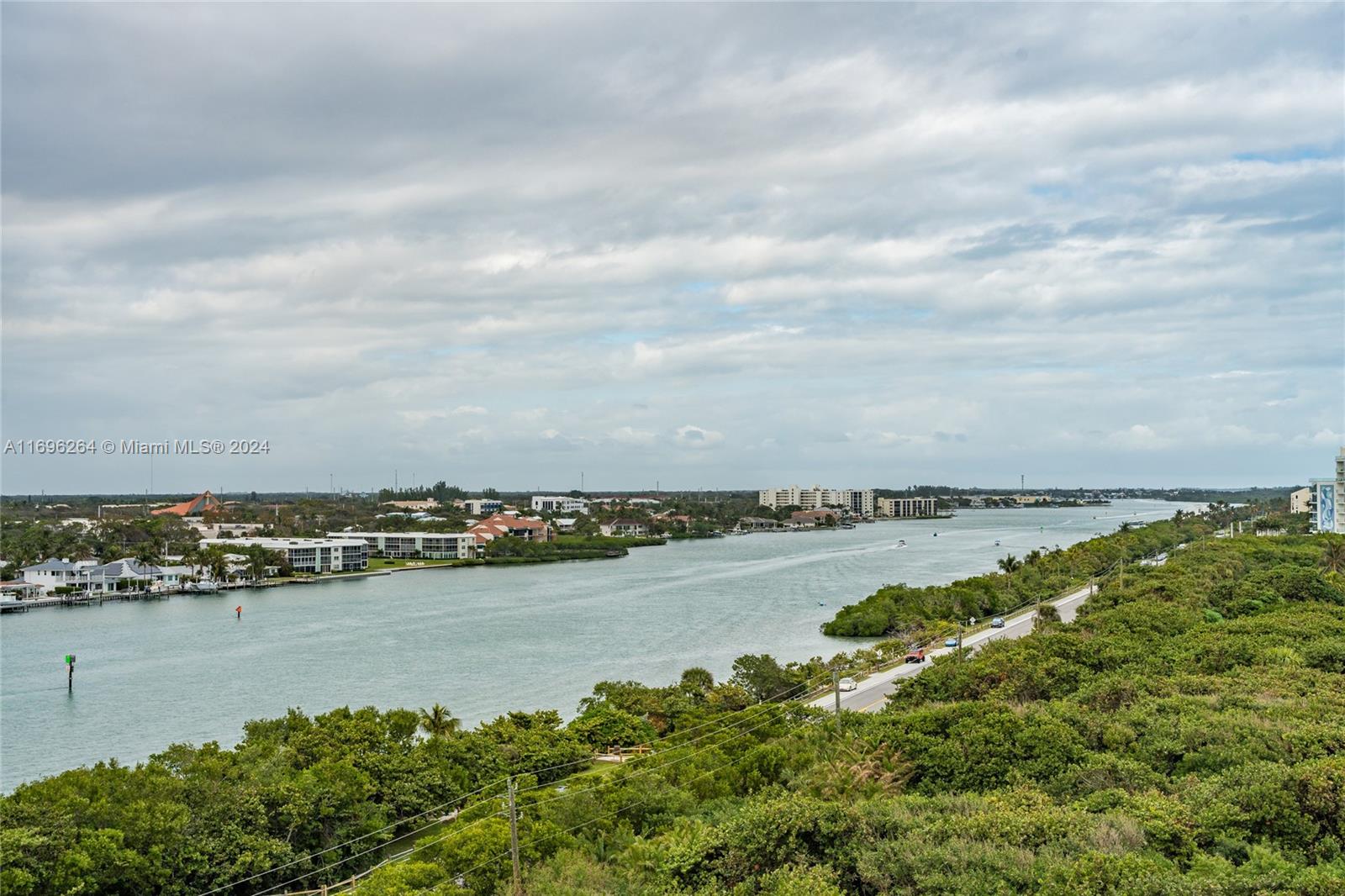 TEQUESTA TOWERS CONDO - Residential