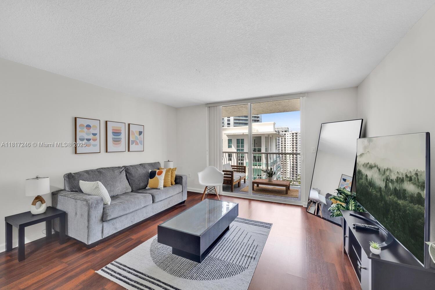 Rental Property at 1200 Brickell Bay Dr 2619, Miami, Broward County, Florida - Bedrooms: 1 
Bathrooms: 1  - $2,995 MO.