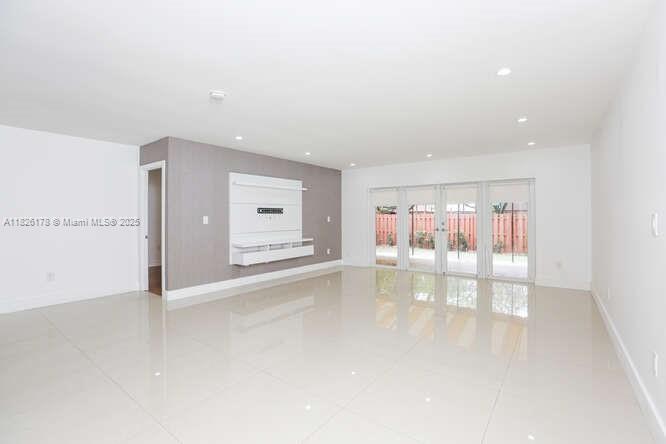 7126 Ballantrae Ct