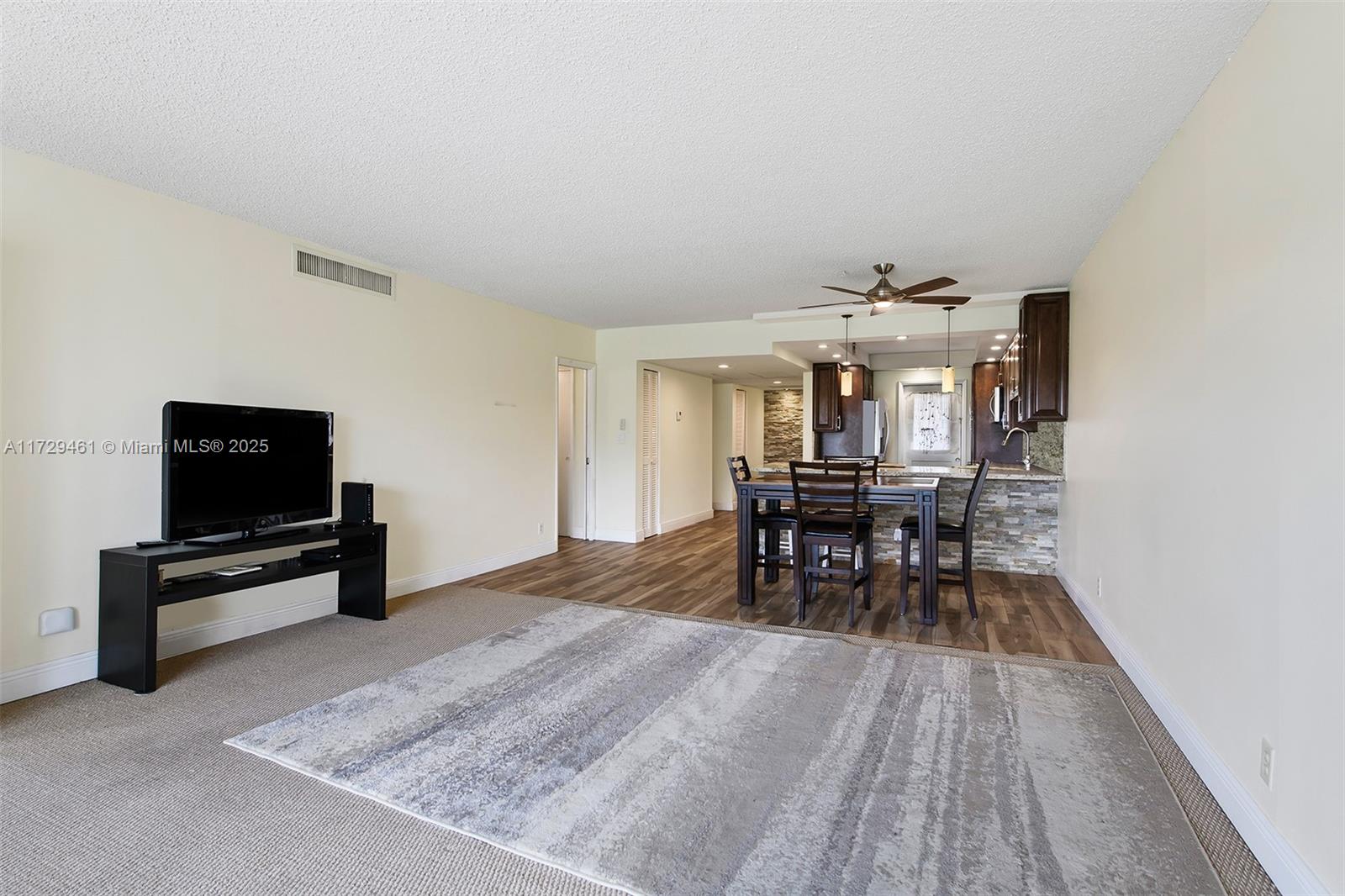 3050 N Palm Aire Dr 501