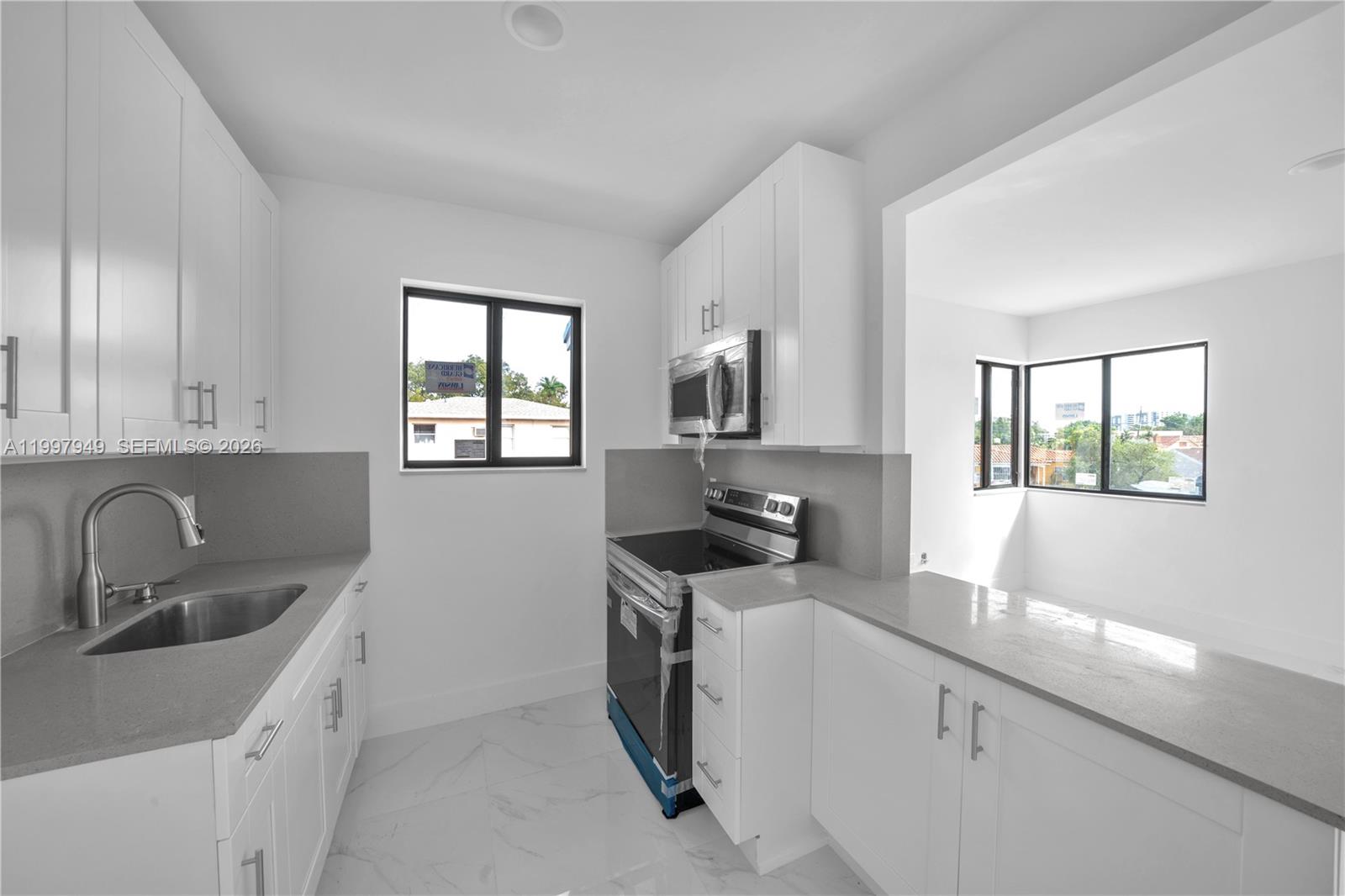 BEACOM MANOR - Residential Income