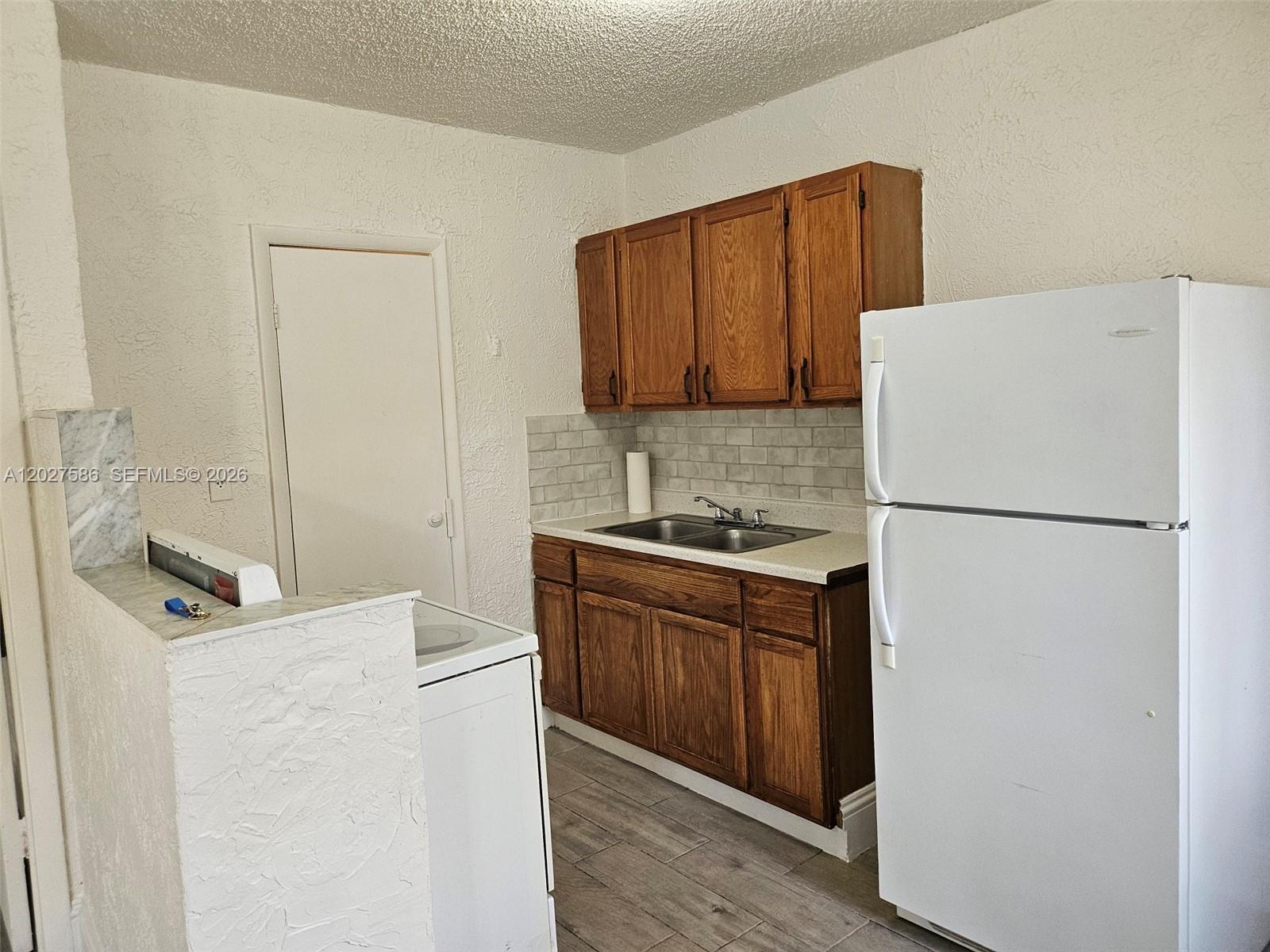 709 NE 4th Ct 2