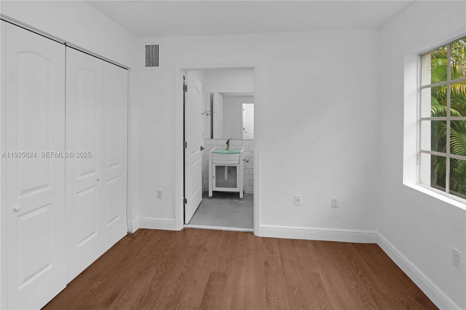 TAMIAMI PLACE PLAN NO 3 - Residential Lease