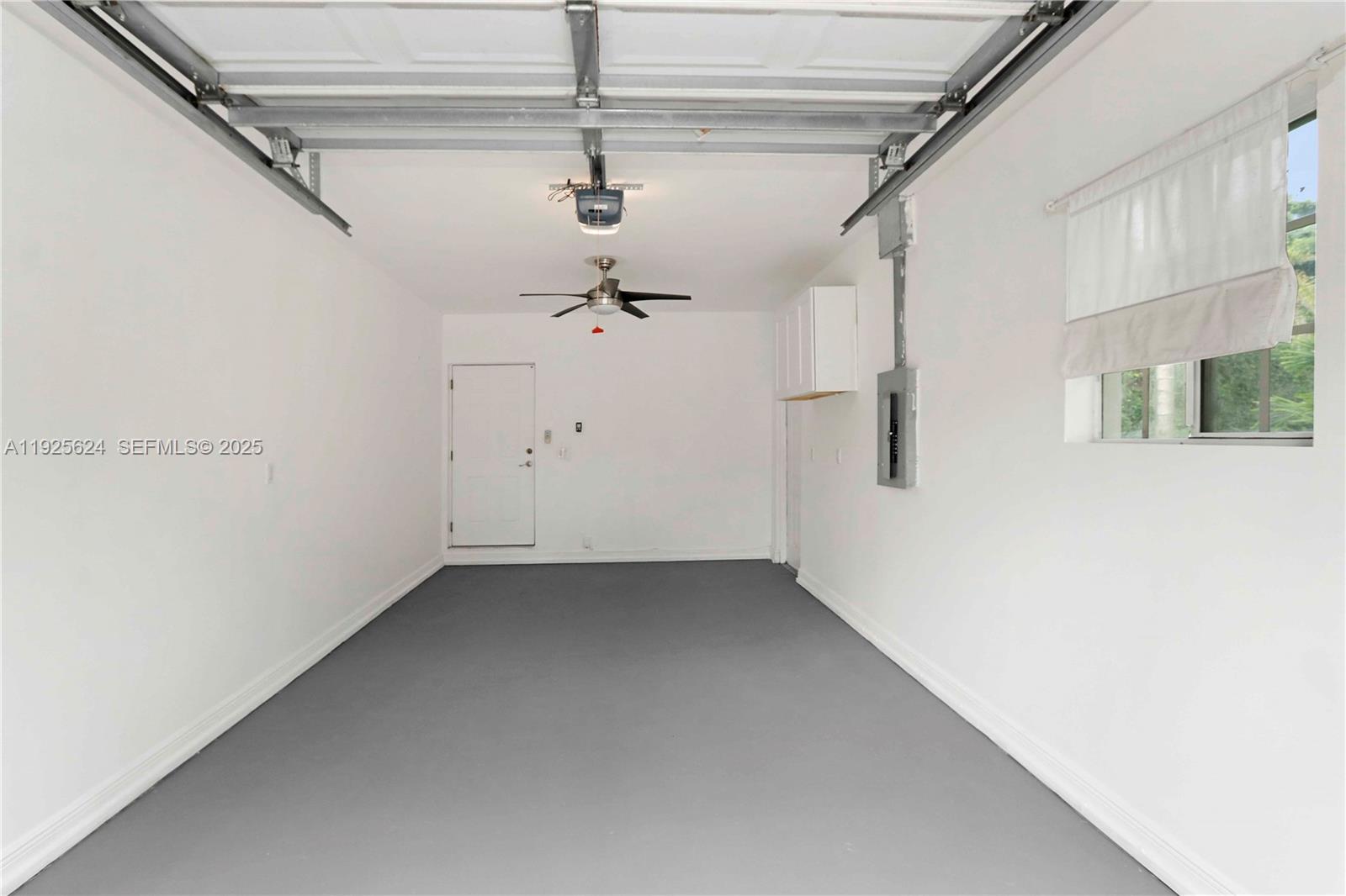 TAMIAMI PLACE PLAN NO 3 - Residential Lease