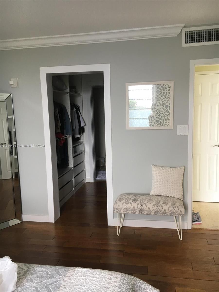 KENNEDY HOUSE CONDO - Residential