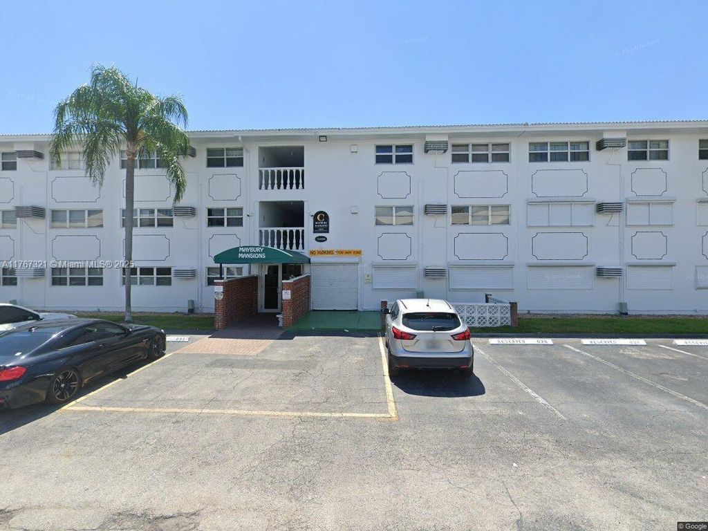 Photo of 5200 NE 24th Ter #C321, Fort Lauderdale, FL 33308 (MLS # A11767321)