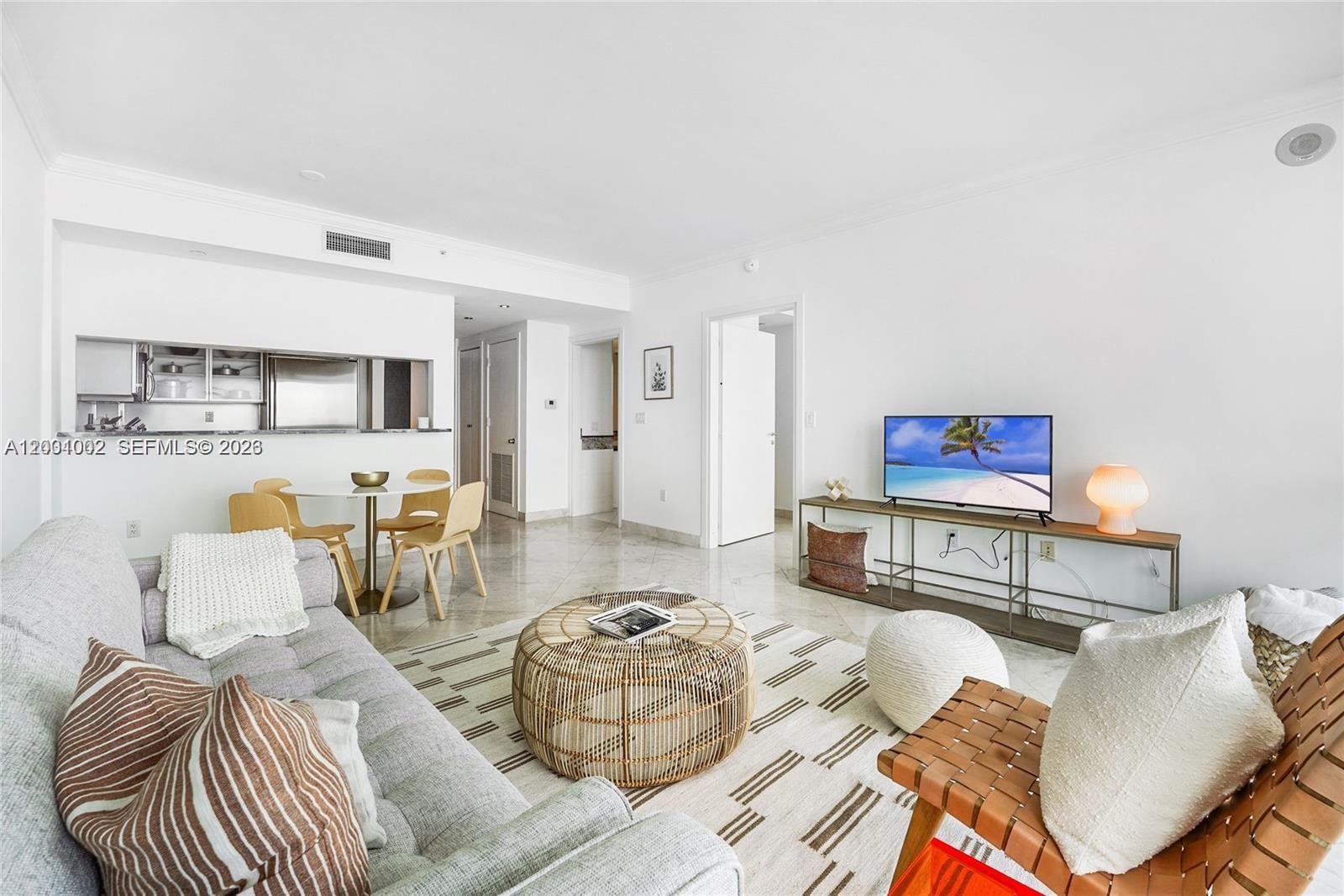 THE BENTLEY BAY CONDO - Residential Lease