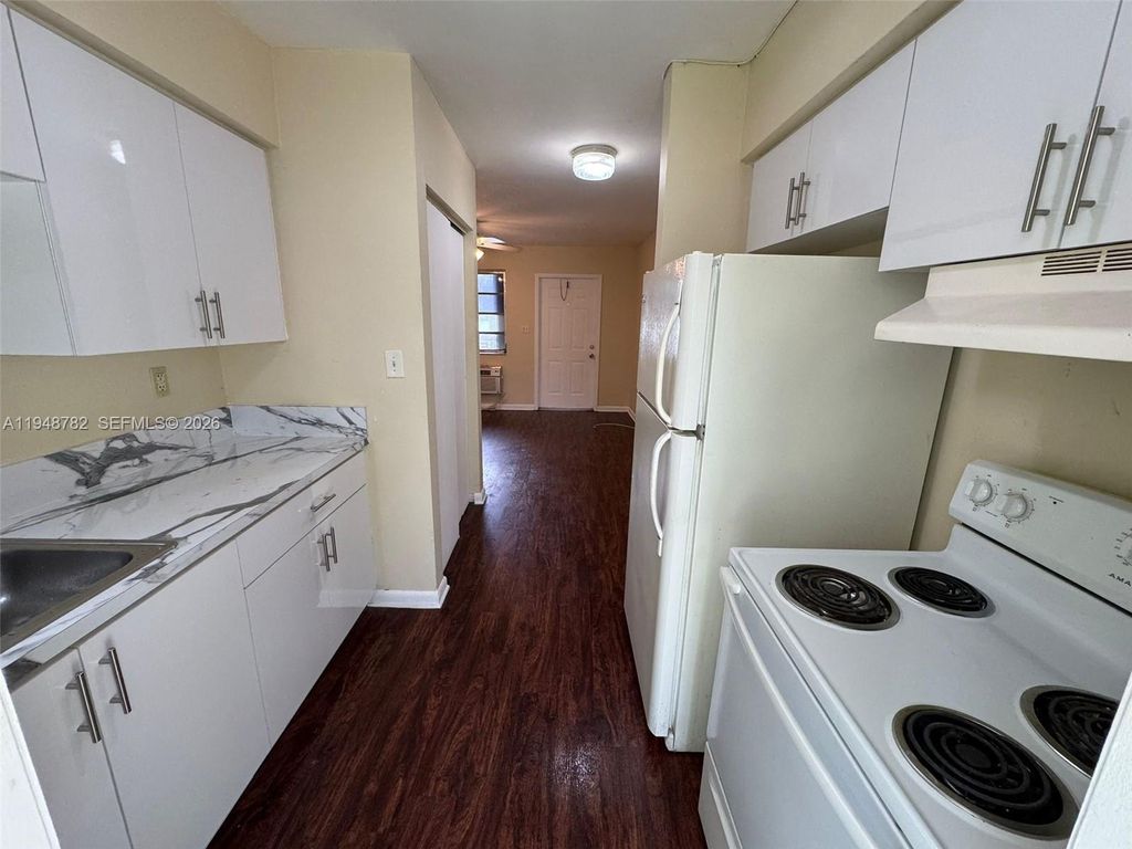 Photo of 844 NW 18th Ave, Fort Lauderdale, FL 33311 (MLS # A11948782)