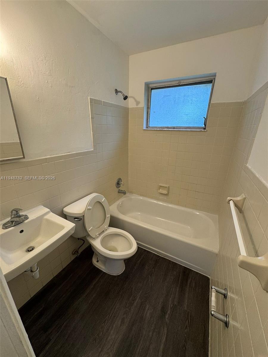 LAUDERDALE HOMESITES - Residential Income