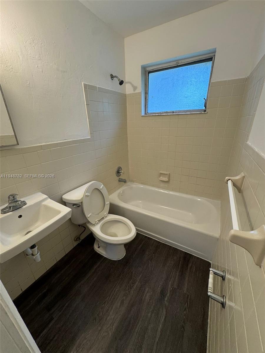 LAUDERDALE HOMESITES - Residential Income