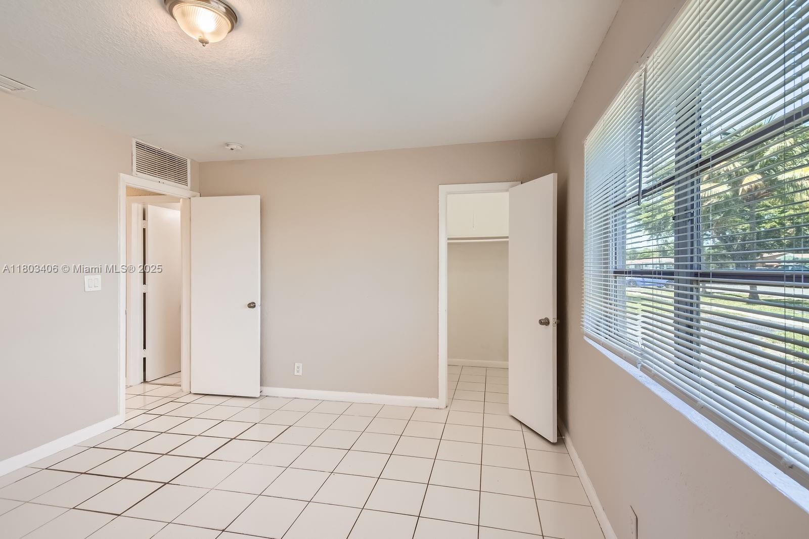 ORIOLE ESTATES SEC 8 - Residential