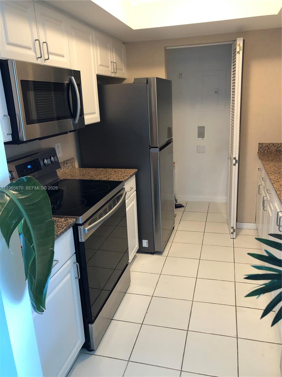 View photos, virtual tours, details... 90 Alton Rd 607