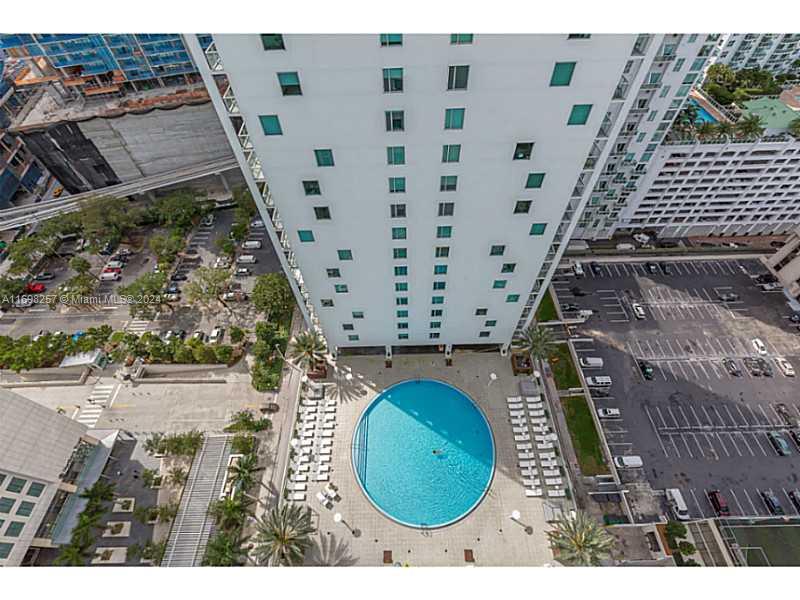 500 BRICKELL EAST - Residential