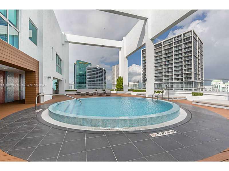 500 BRICKELL EAST - Residential