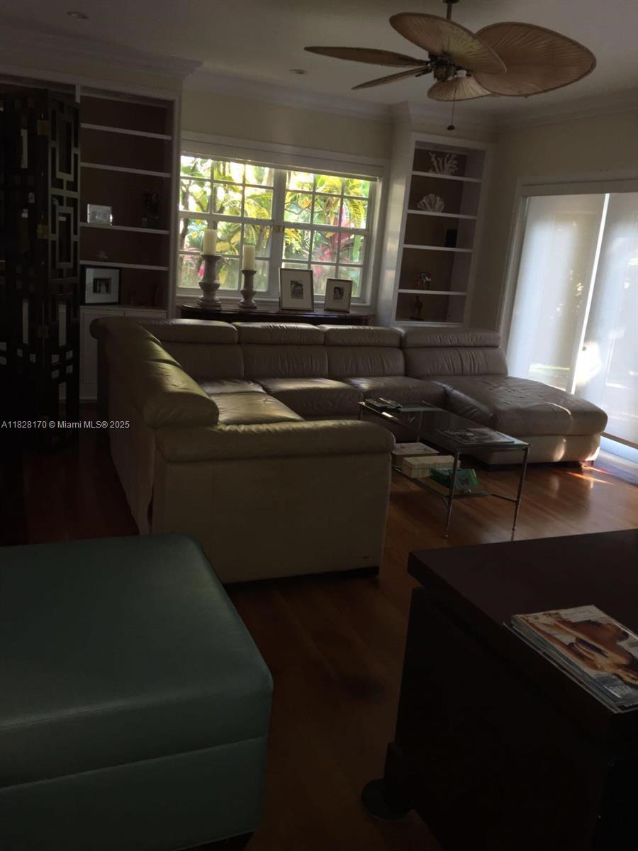 1512 Certosa Ave 1512