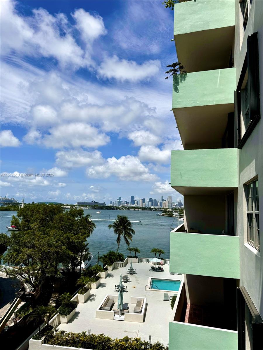 Property for Sale at 5 Island Ave 5G, Miami Beach, Miami-Dade County, Florida - Bedrooms: 1 
Bathrooms: 2  - $522,000