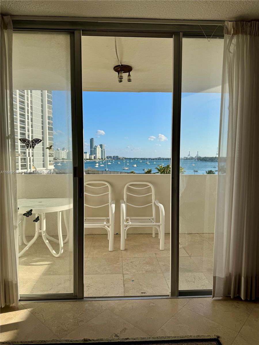 ISLAND TERRACE CONDO - Residential