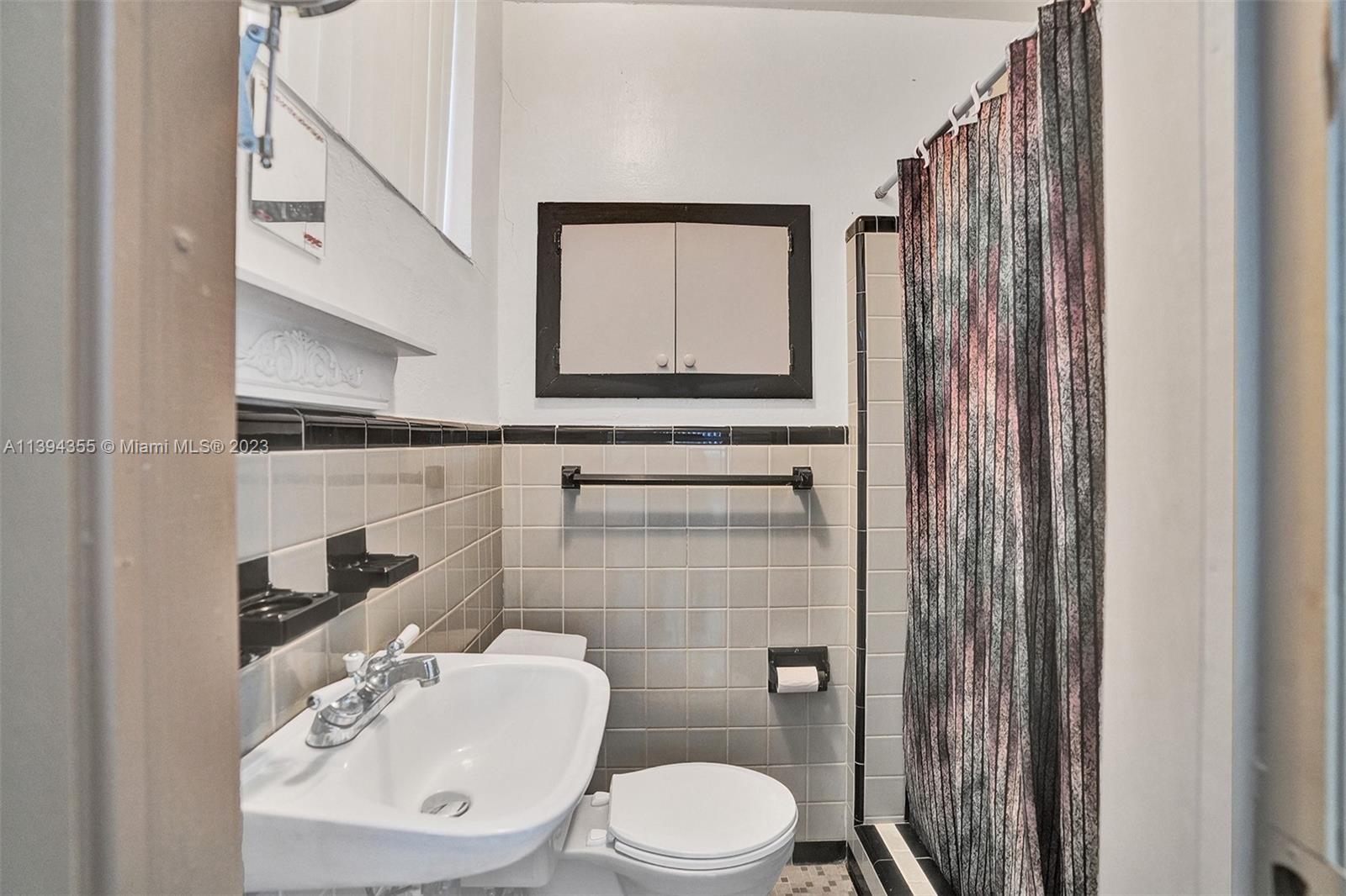 Photo 10 of 21 of 1130 NE 151st Ter house